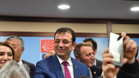Ekrem İmamoğlu'ndan CHP İstanbul'a ziyaret