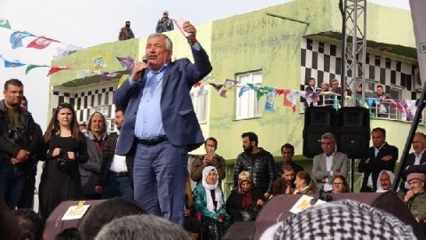 Mitingde eski milletvekiline gözaltı