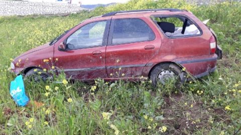 Otomobil Åarampole yuvarlandÄ±: Anne-baba yaralandÄ±, bebekleri Ã¶ldÃ¼