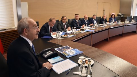 Kılıçdaroğlu, CHP'li Büyükşehir Belediye Başkanları ile görüştü 