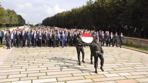 CHP'li belediye başkanları Ata'nın huzuruna çıktı
