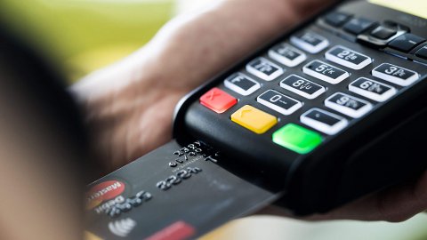 Kredi kartı limitleri dönem bitmeden doluyor: 20 milyon kişi borcun tamamını ödeyemiyor