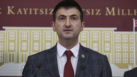 Şamil Tayyar'dan Mehmet Ali Çelebi'ye dikkat çeken gönderme