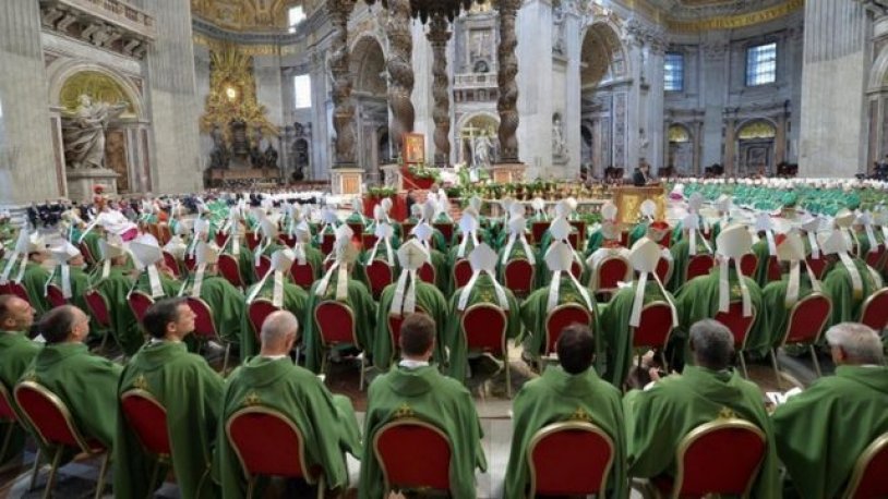 Ιστορικό βήμα στο Βατικανό: το πρώτο στο Συμβούλιο των Επισκόπων