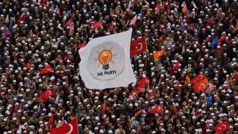 Eski AKP'li vekilden çarpıcı açıklama: 'AK Parti seçimi kaybettiğinde ANAP'tan hızlı dağılacak'