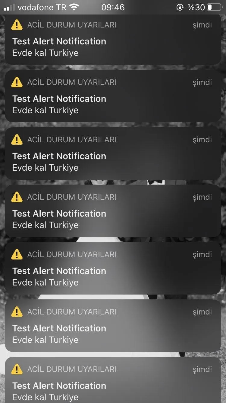 turkiye ayaga kalkti iphone sahiplerini panige surukleyen evde kal mesaji gercek gundem