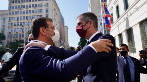 İmamoğlu, Atina Belediye Başkanı Kostas Bakoyannis ile bir araya geldi