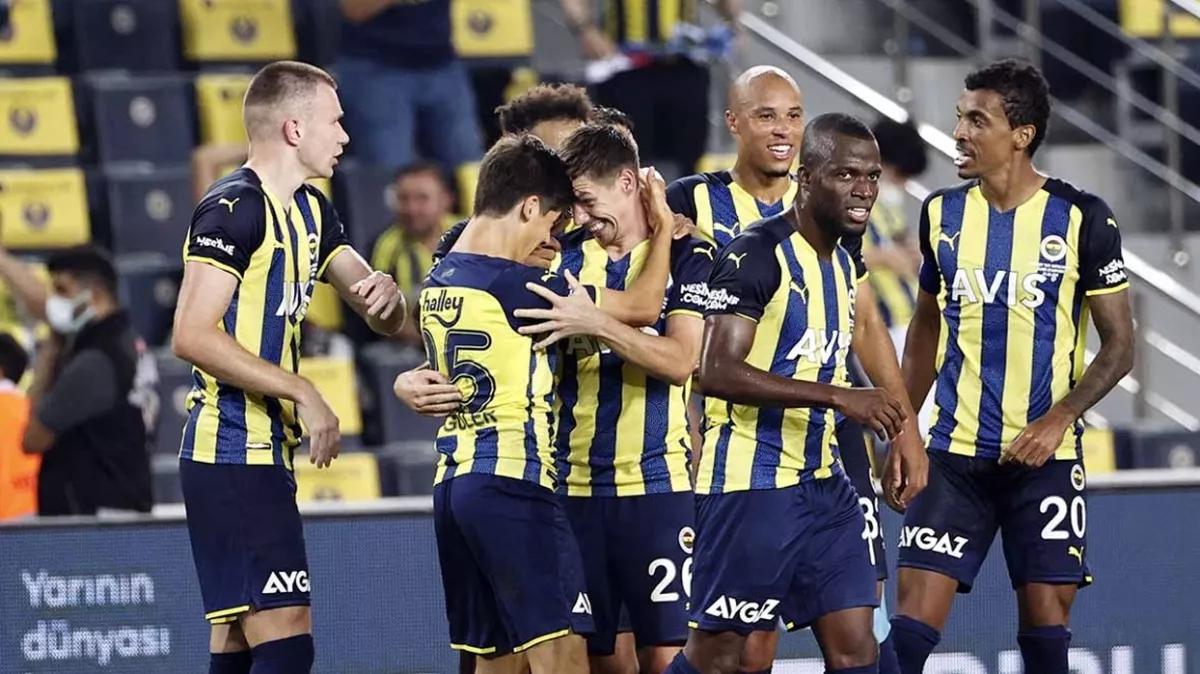 Süper Lig'de koronavirüs alarmı: Fenerbahçe'de iki oyuncunun testi pozitif çıktı