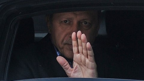 CHP'li Antmen sordu, Şentop iade etti: Erdoğan'ın iddiası cevapsız kaldı