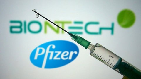 BioNTech'ten Nu varyantı açıklaması: Yeni aşı gerekli mi?