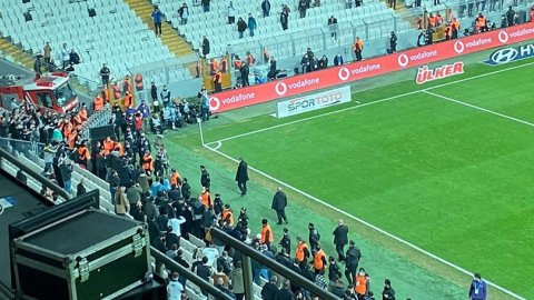Beşiktaş taraftarından hezimetin ardından tepki: 'Sergen buraya, hesap ver taraftara'
