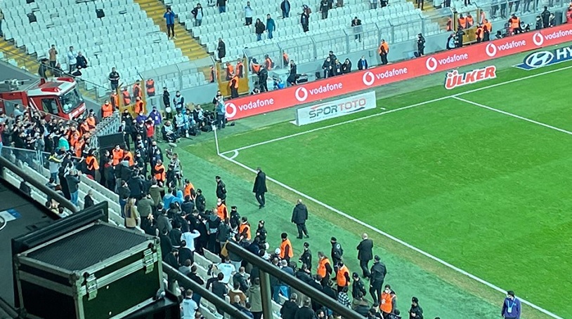 Beşiktaş taraftarından hezimetin ardından tepki: 'Sergen buraya, hesap ver taraftara'