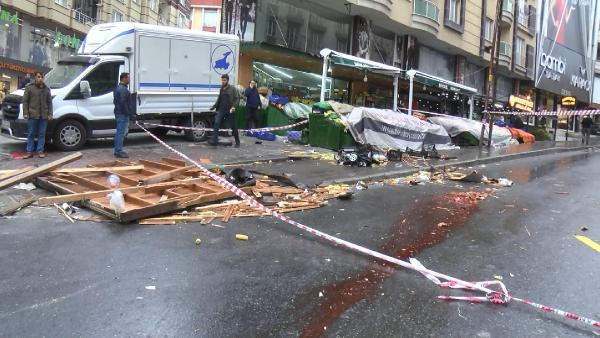 İstanbul'da lodos: Can kaybı 4'e yükseldi, yaralılar var - Resim : 1