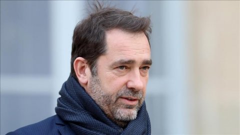 Fransa İçişleri Bakanı hakkındaki tecavüz soruşturmasında takipsizlik istendi