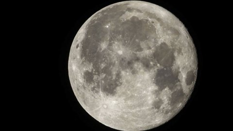  Uzay yarışında el yükselttiler: Çin şimdi de yapay Ay inşa etti