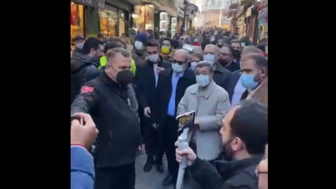 Türkiye-İran altın ticaretinin baş aktörüydü: Ahmedinejad'a fahri doktora ünvanı aldı, Kapalıçarşı'da yoğun ilgi gördü