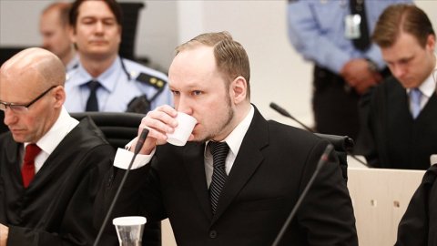 Norveç'te 77 kişiyi öldüren Breivik şartlı tahliye için hakim karşısına çıkacak