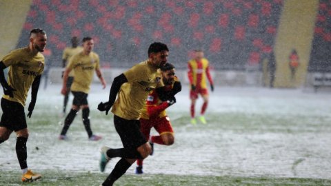 Süper Lig'e kar engeli: Gaziantep FK - Yeni Malatyaspor maçı ertelendi 