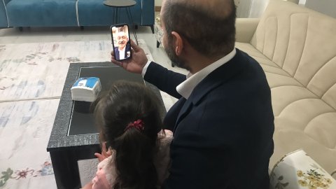 Kılıçdaroğlu, Elazığ depreminin simgesi 'Yüsra Bebek' ile görüştü