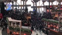 Erdoğan, 'dünya çapında bir şaheser' demişti: Mahsur kalan turistler İstanbul Havalimanı'nda isyan etti 
