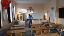 Menderes Belediyesi, yarıyıl tatilinde tüm okulları dezenfekte etti