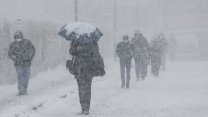 Kar İstanbul'u terk etmedi: İBB, beklenen yağış için saat verdi