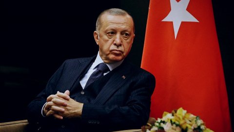 Erdoğan'ın konuşmasındaki hata, yazarlara kaldı: 'İktisadın 'i'sinden haberi olmadığını gösterdi' 