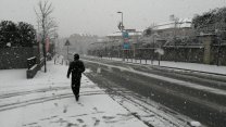 İstanbul'da Anadolu Yakasında kar yağışı etkisini sürdürüyor