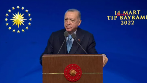 Daha önce 'Gidiyorlarsa gitsinler' diyen Erdoğan, bu sefer 'müjde' verdi: Maaşlarda iyileştirme yapılacak