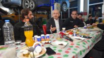 Kemal Kılıçdaroğlu, oto sanayi çalışanları ile iftar yaptı