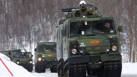 Putin tehdit etti, Finlandiya lideri 'aynaya bak' dedi: İşte Finlandiya'nın NATO kararı