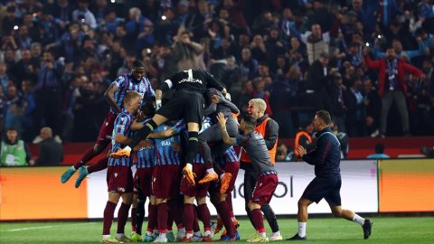 Trabzonspor-Altay karşılaşmasında saha değişti