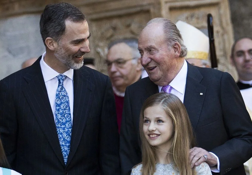 Yolsuzlukla suçlanan İspanya'nın eski kralı Juan Carlos ülkesine geri dönüyor