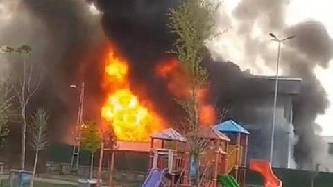 Sultanbeyli'de mobilya fabrikasında yangın çıktı