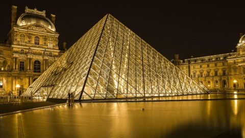 Louvre Müzesi eski müdürü, tarihi eser kaçakçılığı şüphesiyle gözaltına alındı