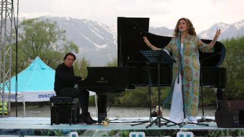 Fazıl Say ve Serenad Bağcan’dan Munzur kıyısında konser: 10 bin kişi katıldı