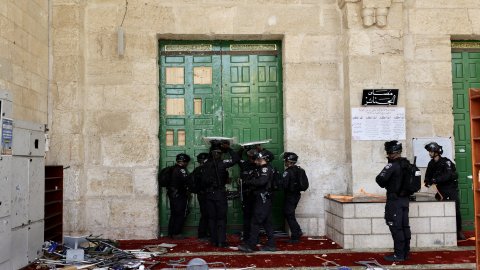 Çavuşoğlu İsrail'den döneli sadece 4 gün geçti: İsrail polisinden Mescid-i Aksa'ya baskın