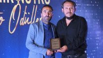 Maltepe Tiyatrosu'na Özdemir Nutku Bölge Özel Ödülü