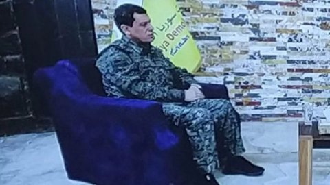 İsveç devlet televizyonu, YPG/PKK liderlerinden Mazlum Abdi ile röportaj yaptı