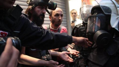 Gazeteci Erdal İmrek’i darp eden polisler yıllar sonra hakim karşısına çıkıyor