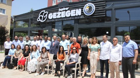 İstanbul'un 39 ilçesinin ruhsat denetim müdürleri Kartal'da bir araya geldi