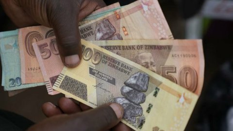 Zimbabve Merkez Bankası'nda yüzde 120 faiz artırım kararı