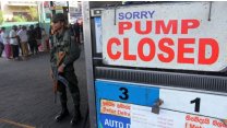Sri Lanka'da zorunlu olmayan yakıt alımı durduruldu!