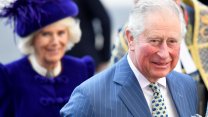 Katar Şeyhi'nden çantayla nakit para alan Prens Charles karar değiştirdi
