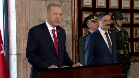 YAŞ üyeleri ve Erdoğan'dan Anıtkabir ziyareti