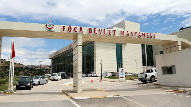 Foça'da sağlık çalışanına makaslı saldırı