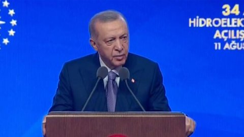 Erdoğan'dan inciler: 'Oxford vardı da biz mi gitmedik' dediler, hepsini ta Hakkari'ye kadar taşıdık