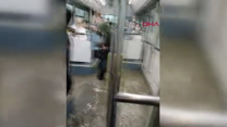 Üsküdar'da İETT otobüsünün içi suyla doldu