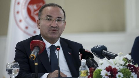 Adalet Bakanı Bekir Bozdağ'dan 'kutsal değil' açıklaması: 'Mahkeme kararları eleştirilebilir'