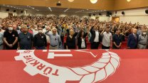 Yüzlerce kişi, sosyalist teorisyen Metin Çulhaoğlu'na veda etmek için toplandı